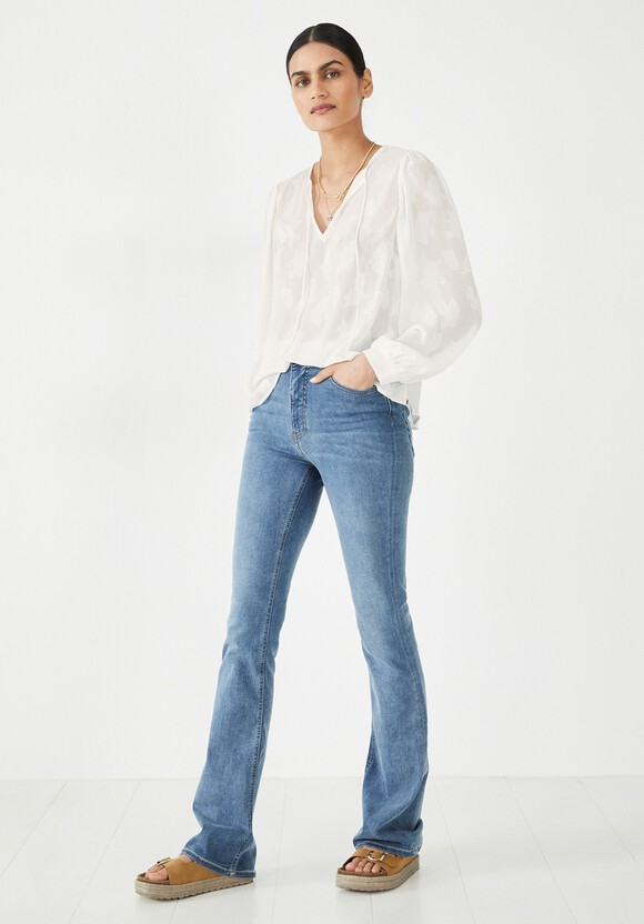 Liv Flared Jeans