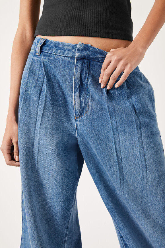 Lya Pleated Wide Leg Jeans | Mid Authentic Blue | hush
