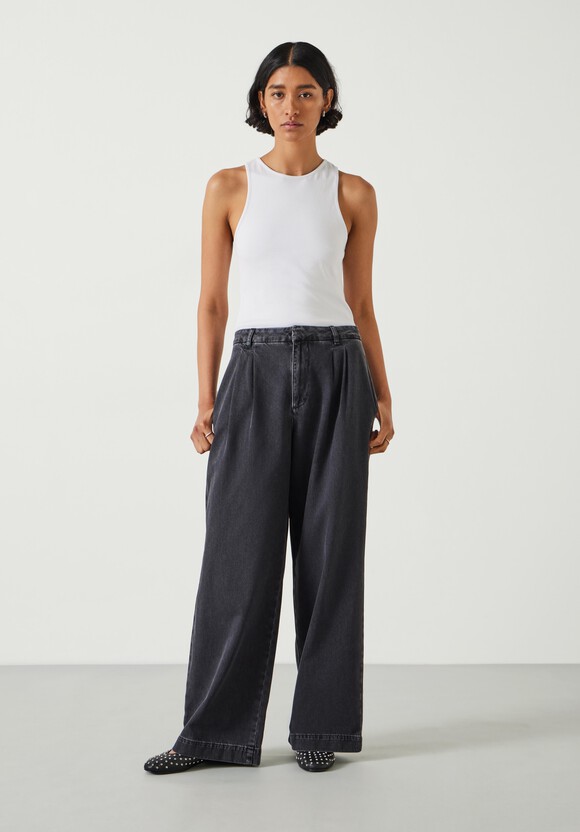 Lya Pleated Wide Leg Jeans